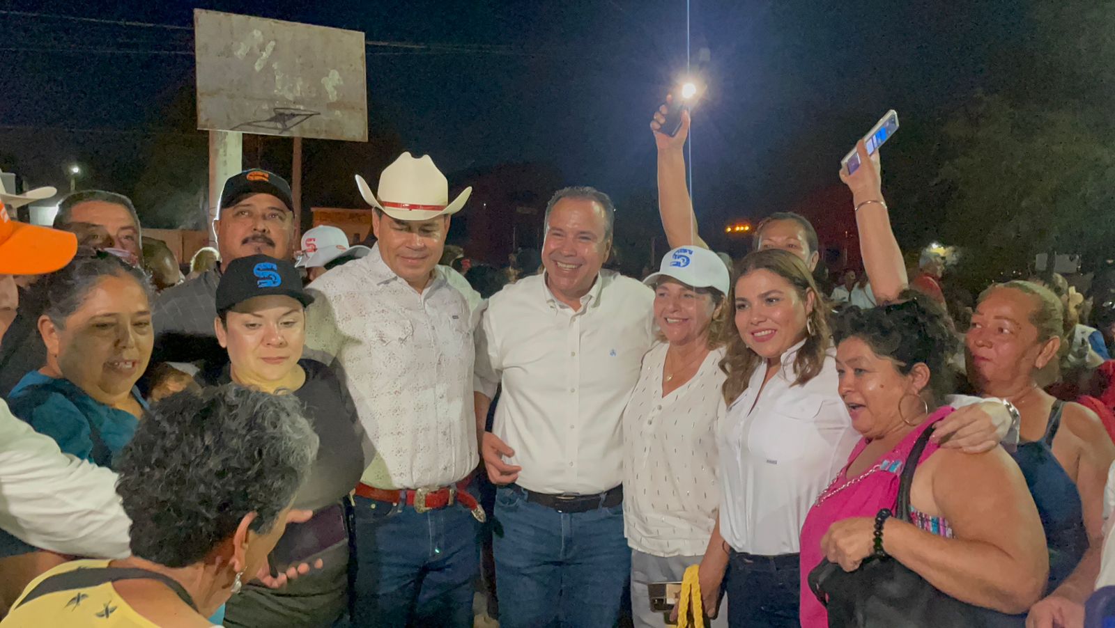 Toño Astiazarán comparte modelo ciudadano en Pueblo Yaqui