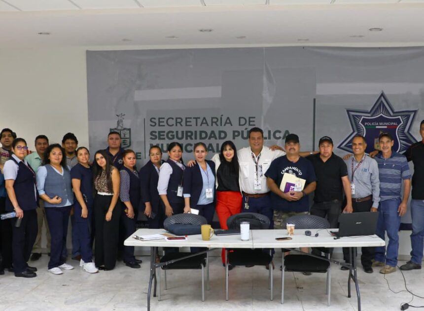 Capacitan a personal de la SSPM para prevenir la violencia digital