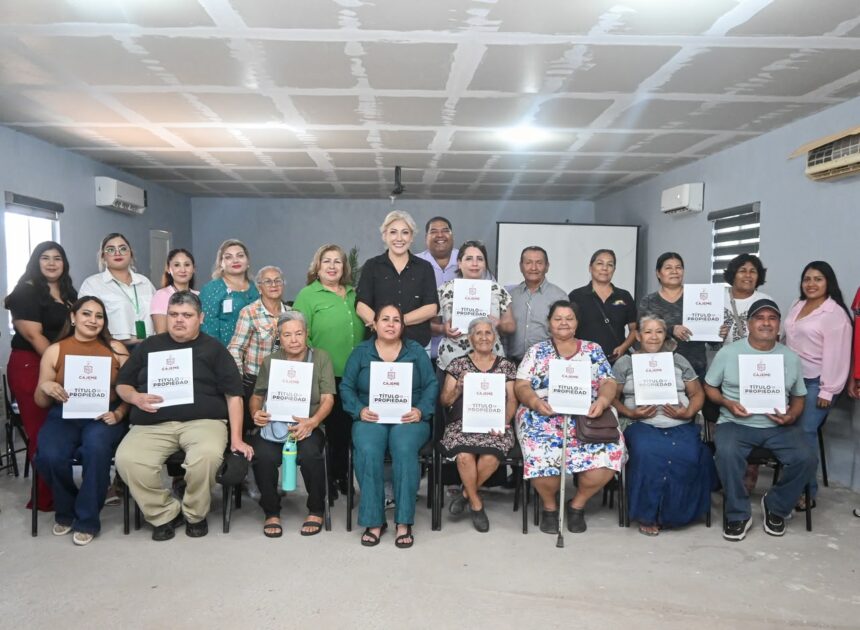 Once familias reciben certeza jurídica para su hogar