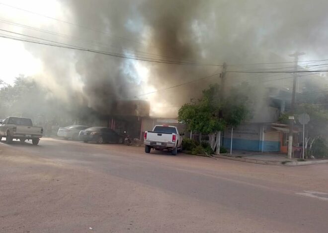 Incendio consume paletería en Pueblo Yaqui