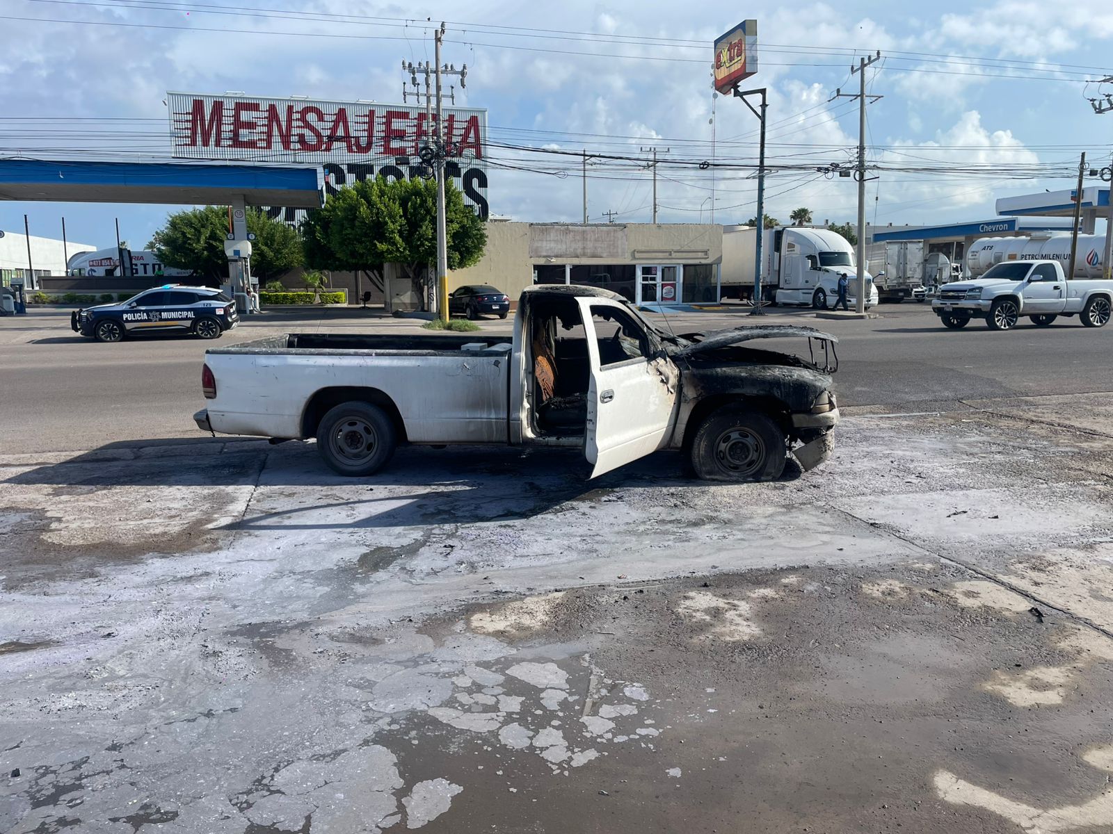 Vehículo se incendia en OBR